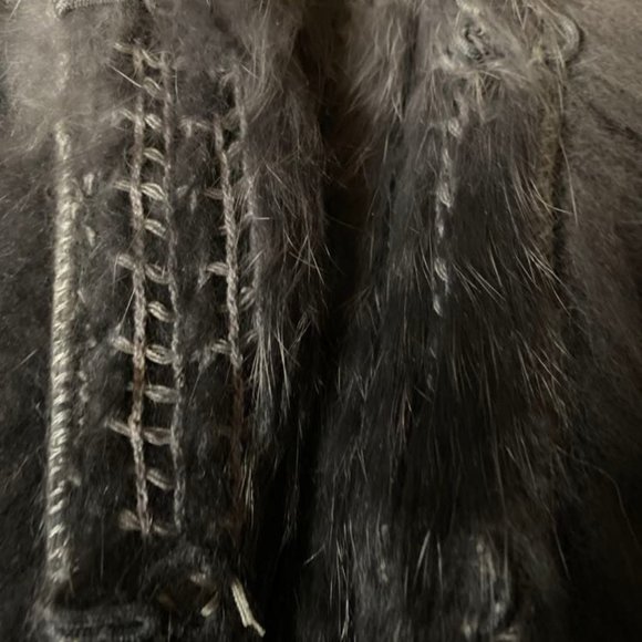 SOLD on Ebay! Dolce Cabo REAL RABBIT/ RACOON FUR FRINGE VEST Orig.$300.00 - Picture 4 of 4